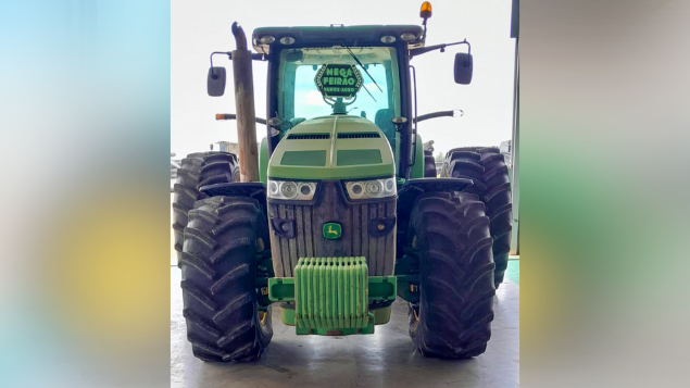 LOTE 001 - TRATOR JOHN DEERE TR 8335 ROD DUPLO SEM ILS ANO 2013