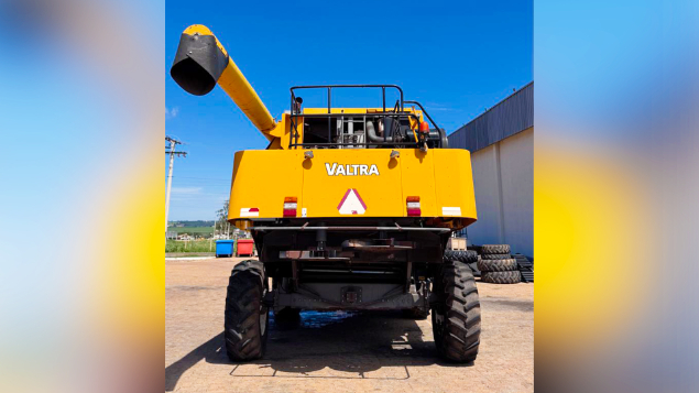 LOTE 005 - COLHEITADEIRA BC 7500 ANO 2012