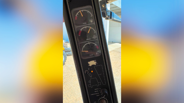 LOTE 005 - COLHEITADEIRA BC 7500 ANO 2012