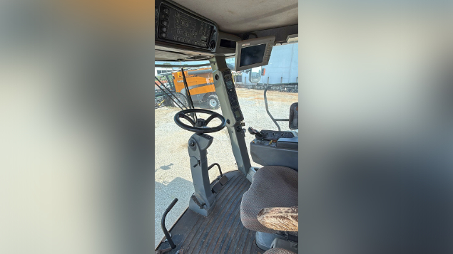 LOTE 004 - COLHEITADEIRA VALTRA BC 7500 ANO 2012