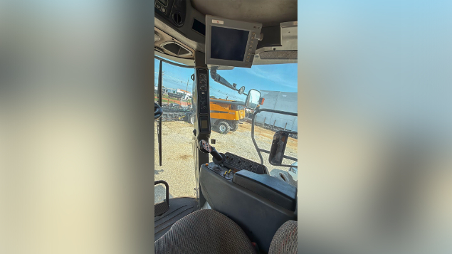 LOTE 004 - COLHEITADEIRA VALTRA BC 7500 ANO 2012