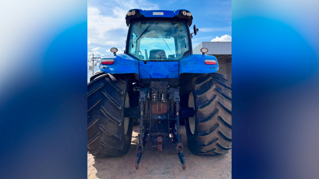 LOTE 003 - TRATOR MOD T8295 ANO 2012