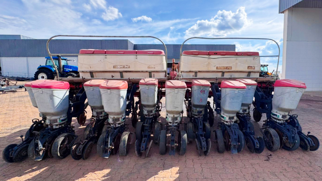 LOTE 035 - PLANTADORA JM3080PD MG12  PANT 11L ANO 2012