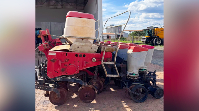 LOTE 035 - PLANTADORA JM3080PD MG12  PANT 11L ANO 2012