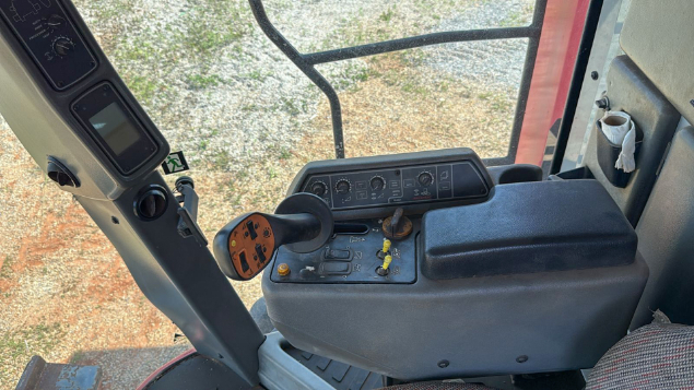 LOTE 027 - COLHEITADEIRA MASSEY FERGUSSON 9790 ANO 2013