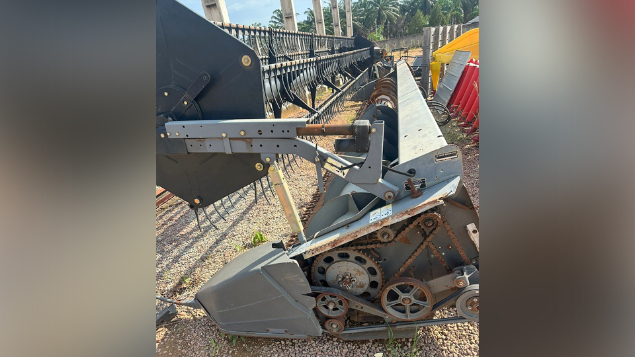 LOTE 027 - COLHEITADEIRA MASSEY FERGUSSON 9790 ANO 2013