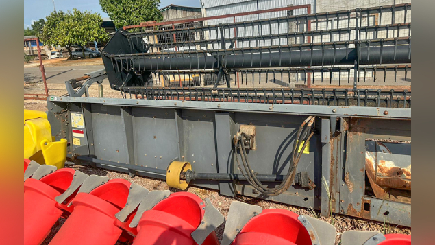 LOTE 027 - COLHEITADEIRA MASSEY FERGUSSON 9790 ANO 2013