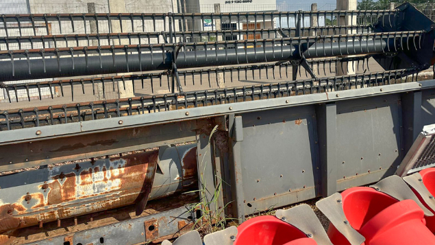 LOTE 027 - COLHEITADEIRA MASSEY FERGUSSON 9790 ANO 2013