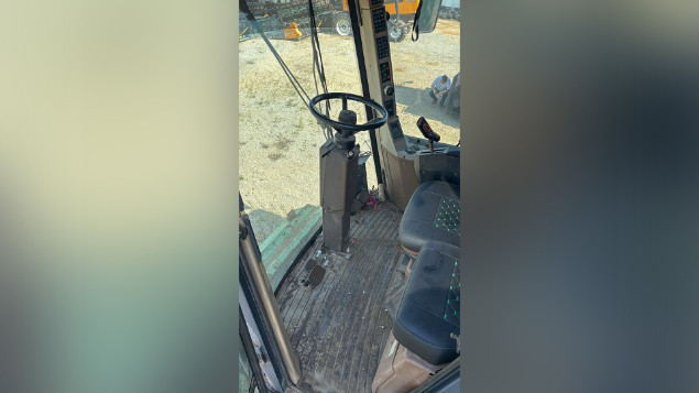 LOTE 028 - COLHETADEIRA JOHN DEERE MODELO 1550 ANO 2004