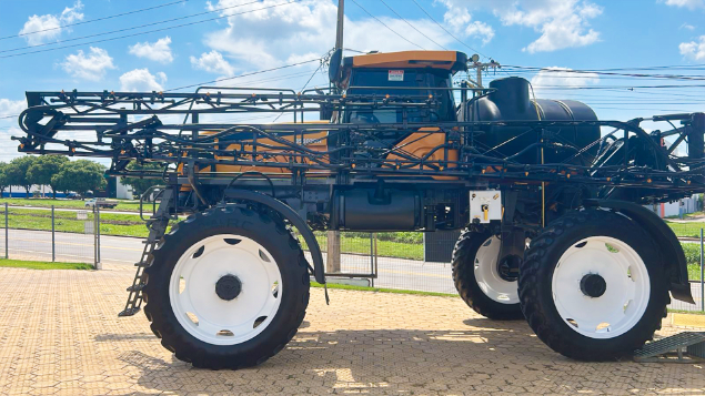 LOTE 025 - PULVERIZADOR AUTO-PROPELIDO BS3020H ANO 2013