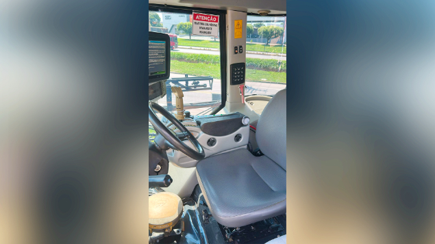 LOTE 025 - PULVERIZADOR AUTO-PROPELIDO BS3020H ANO 2013