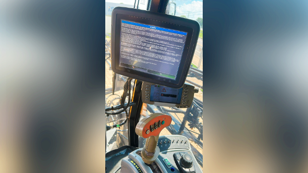 LOTE 025 - PULVERIZADOR AUTO-PROPELIDO BS3020H ANO 2013