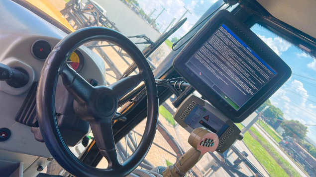 LOTE 025 - PULVERIZADOR AUTO-PROPELIDO BS3020H ANO 2013