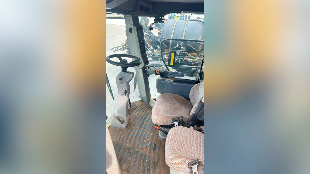 LOTE 039 - COLHEITADEIRA VALTRA BC7500 ANO 2012