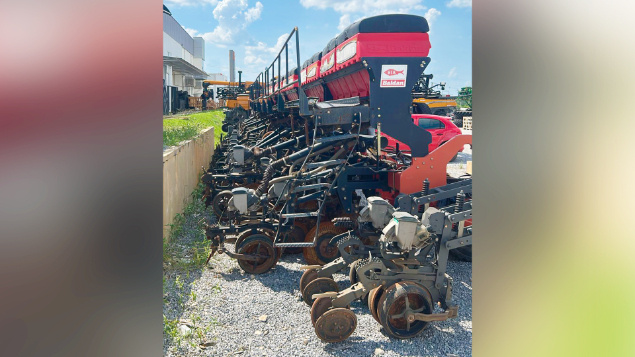 LOTE 007 - PLANTADORA BALDAN 26L SPGIGA-A ANO 2004