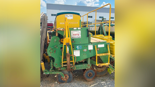 LOTE 024 - PLANTADEIRA TATU ULTRAFLEX ANO 2014