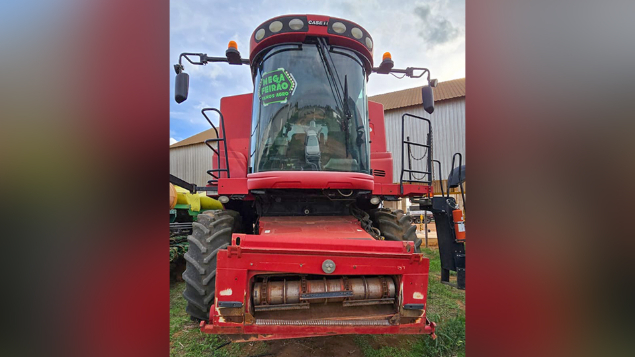 LOTE 022 - COLHEITADEIRA DE GRAOS AXIAL FLOW CASE 9230 ANO 2015