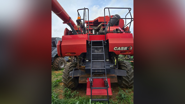 LOTE 022 - COLHEITADEIRA DE GRAOS AXIAL FLOW CASE 9230 ANO 2015