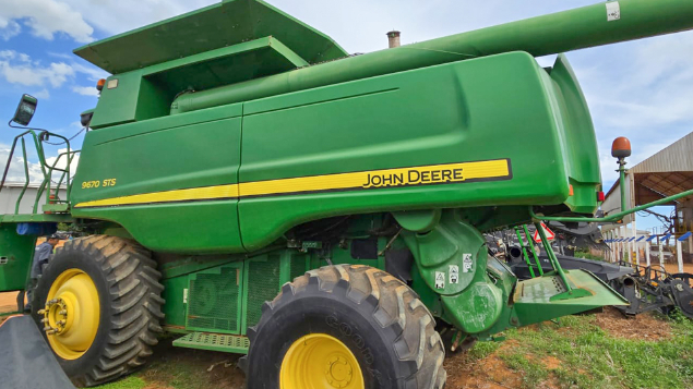 LOTE 021 - COLHETADEIRA JOHN DEERE 9670 STS ANO 2013