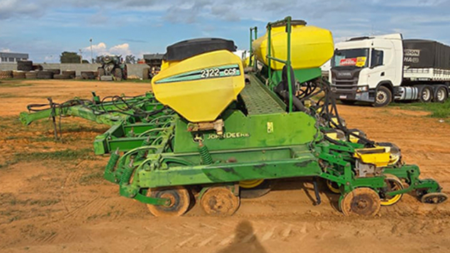 LOTE 008 - PLANTADEIRA JOHN DEERE 2100 20 LINHAS ANO 2014