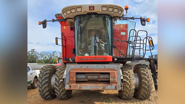 LOTE 020 - COLHEITADEIRA MASSEY FERGUSON ANO 2008