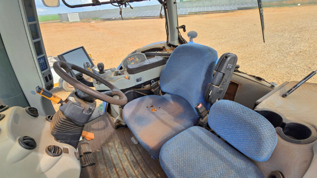 LOTE 009 - TRATOR AGRICOLA NEW HOLLAND T8 295 4X4 ANO 2014