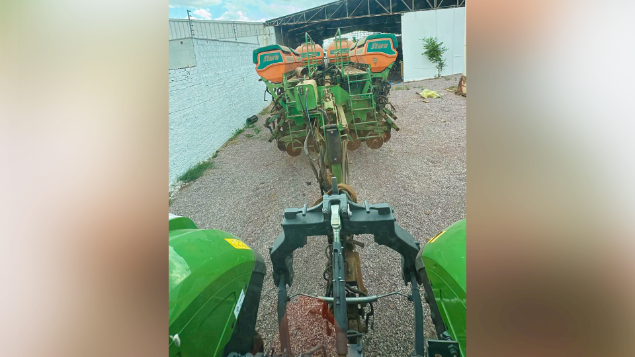 LOTE 011 - PLANTADEIRA ADUBADORA ARRASTO ESTRELA 26 STARA 6426-00504 ANO 2020