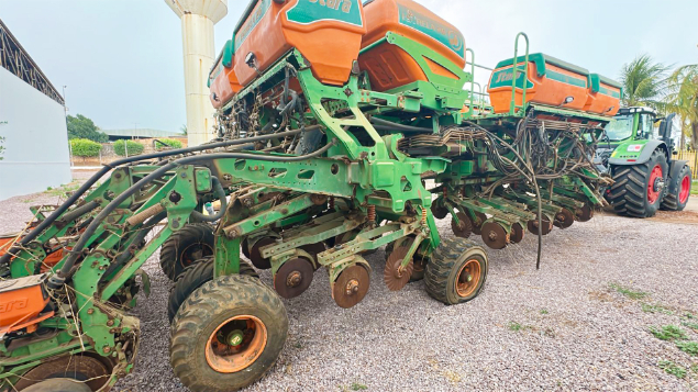 LOTE 011 - PLANTADEIRA ADUBADORA ARRASTO ESTRELA 26 STARA 6426-00504 ANO 2020