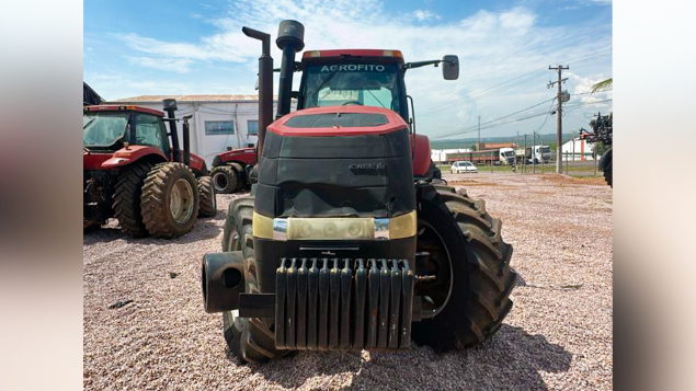 LOTE 030 - TRATOR MAGNUN CASE 340 ANO 2012