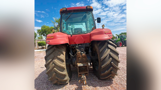 LOTE 030 - TRATOR MAGNUN CASE 340 ANO 2012