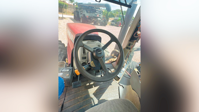 LOTE 030 - TRATOR MAGNUN CASE 340 ANO 2012