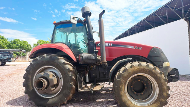 LOTE 031 - TRATOR MAGNUN CASE 340 ANO 2012