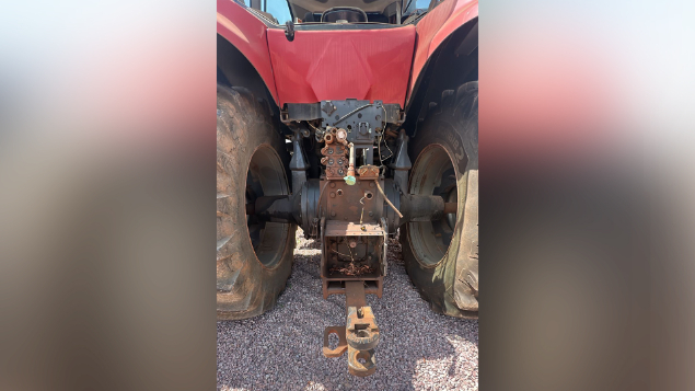 LOTE 032 - TRATOR MAGNUN CASE 260 ANO 2012