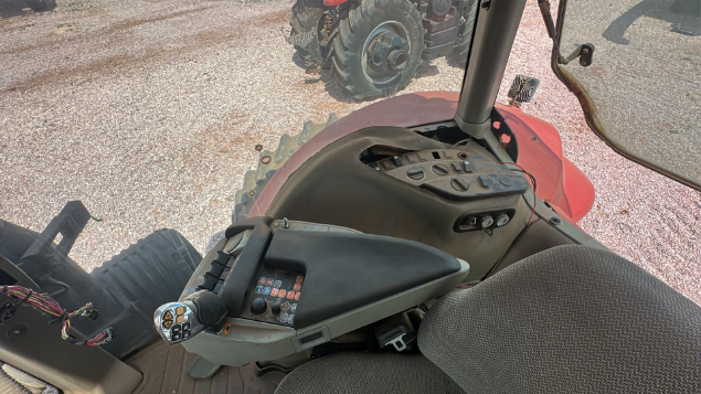 LOTE 032 - TRATOR MAGNUN CASE 260 ANO 2012