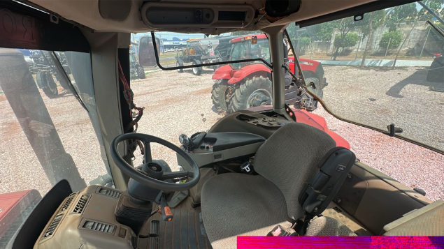 LOTE 032 - TRATOR MAGNUN CASE 260 ANO 2012