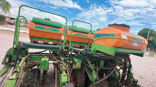 LOTE 013 - PLANTADEIRA ADUBADORA ARRASTO PRINCESA STARA 6260-00011 ANO 2019