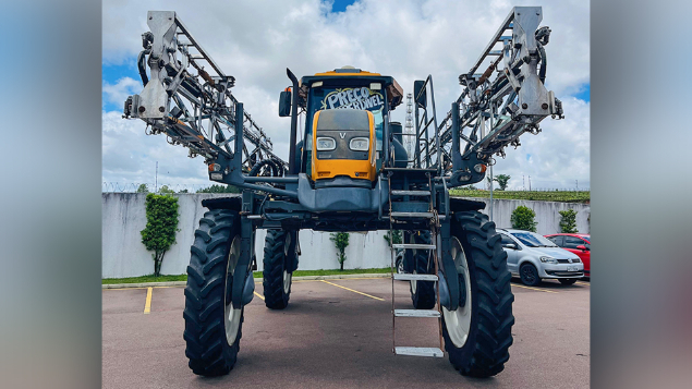 LOTE 014 - PULVERIZADOR VALTRA BS3020H ANO 2016