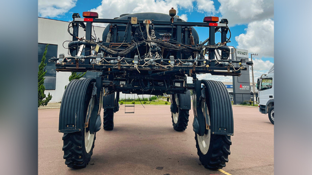 LOTE 014 - PULVERIZADOR VALTRA BS3020H ANO 2016