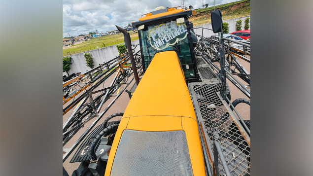 LOTE 014 - PULVERIZADOR VALTRA BS3020H ANO 2016