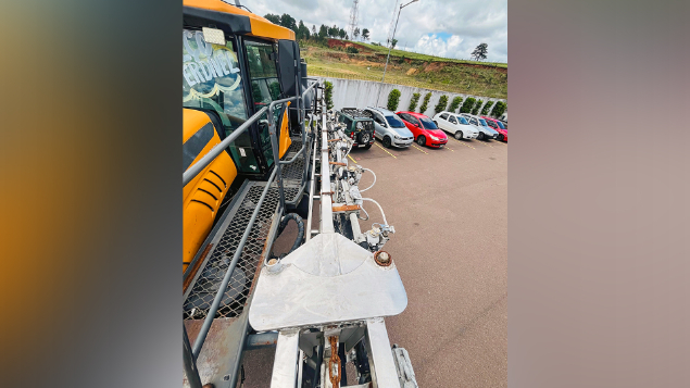 LOTE 014 - PULVERIZADOR VALTRA BS3020H ANO 2016