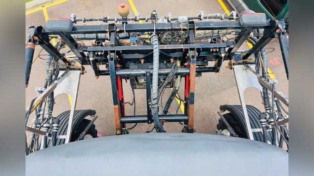 LOTE 014 - PULVERIZADOR VALTRA BS3020H ANO 2016