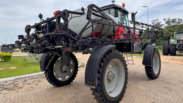 LOTE 026 - PULVERIZADOR MF 9030 ANO 2014