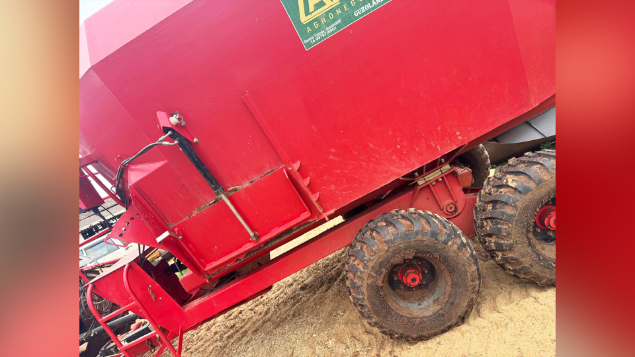 LOTE 01 - VAGÃO MISTURADOR HARAMAQ ANO 2023