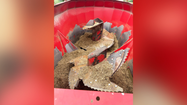 LOTE 01 - VAGÃO MISTURADOR HARAMAQ ANO 2023