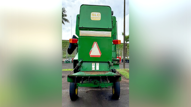 LOTE 01 - COLHEITADEIRA 1165 E PLATAFORMA JOHN DEERE 314C ANO 1998