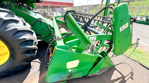 LOTE 01 - COLHEITADEIRA 1165 E PLATAFORMA JOHN DEERE 314C ANO 1998