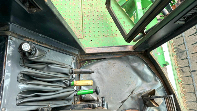 LOTE 01 - COLHEITADEIRA 1165 E PLATAFORMA JOHN DEERE 314C ANO 1998