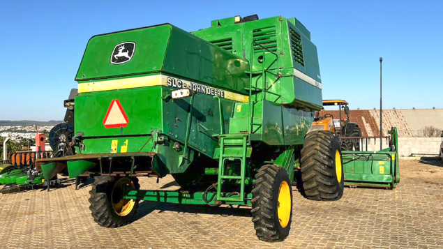 LOTE 02 - COLHEITADEIRA HYDRO 1175 E PLATAFORMA JOHN DEERE 316 ANO 2001