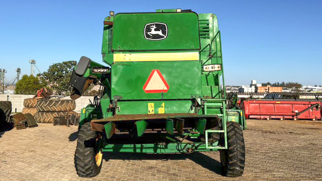 LOTE 02 - COLHEITADEIRA HYDRO 1175 E PLATAFORMA JOHN DEERE 316 ANO 2001