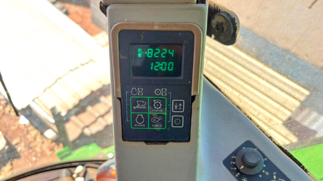 LOTE 03 - COLHEITADEIRA 1550 E PLATAFORMA 23 PÉS 620F JOHN DEERE ANO 2003